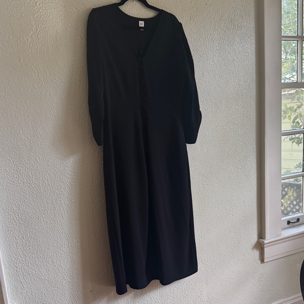 GAP Black V-Neck Button-Front Maxi Dress